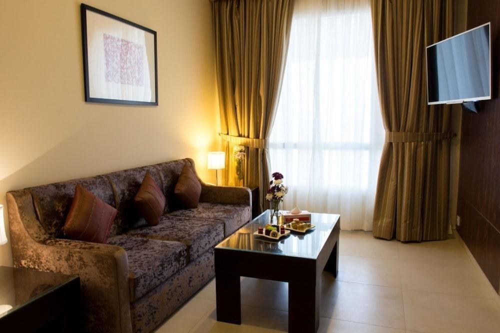 Hotel Ramada By Wyndham Karachi Creek Extérieur photo